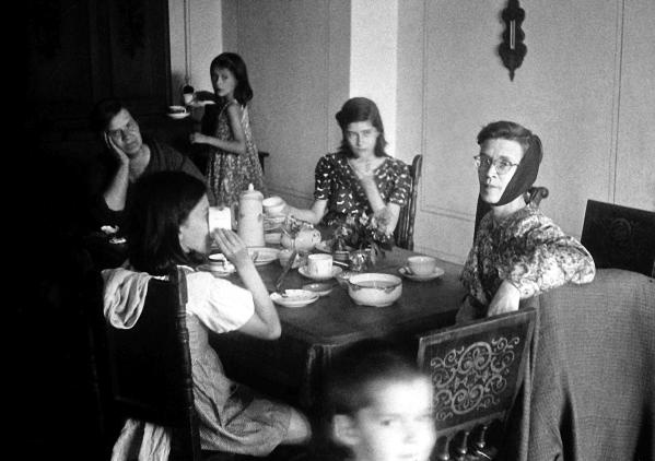 Иллюстрация к книге — Счастливая девочка растет [i_080.jpg]