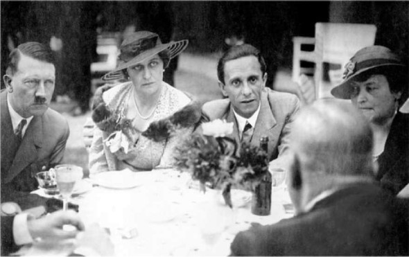 Иллюстрация к книге — Гитлер_директория [i_012.jpg]