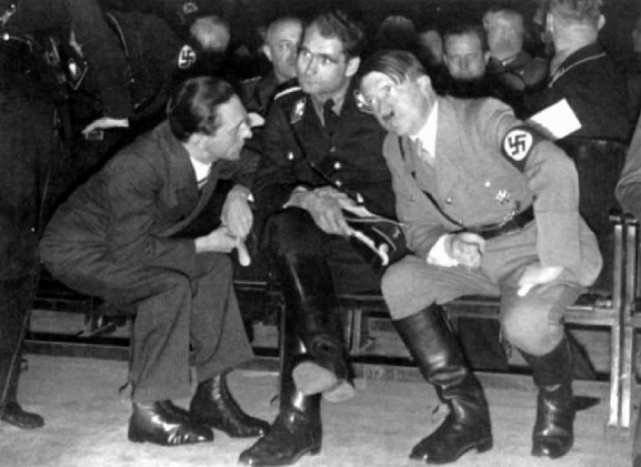 Иллюстрация к книге — Гитлер_директория [i_015.jpg]