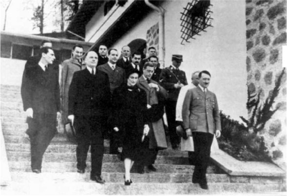 Иллюстрация к книге — Гитлер_директория [i_018.jpg]