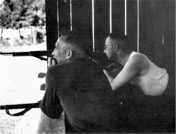 Иллюстрация к книге — Гитлер_директория [i_021.jpg]