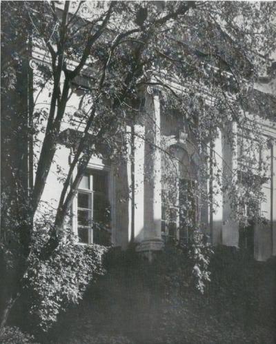 Иллюстрация к книге — Боярские дворы [i_007.jpg]