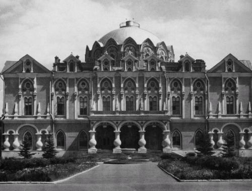 Иллюстрация к книге — Боярские дворы [i_042.jpg]