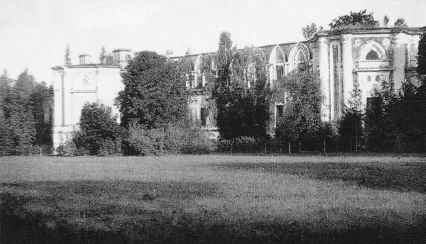 Иллюстрация к книге — Боярские дворы [i_073.jpg]