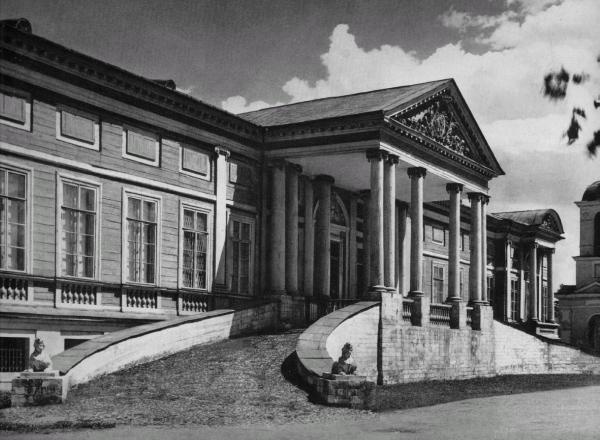 Иллюстрация к книге — Боярские дворы [i_095.jpg]