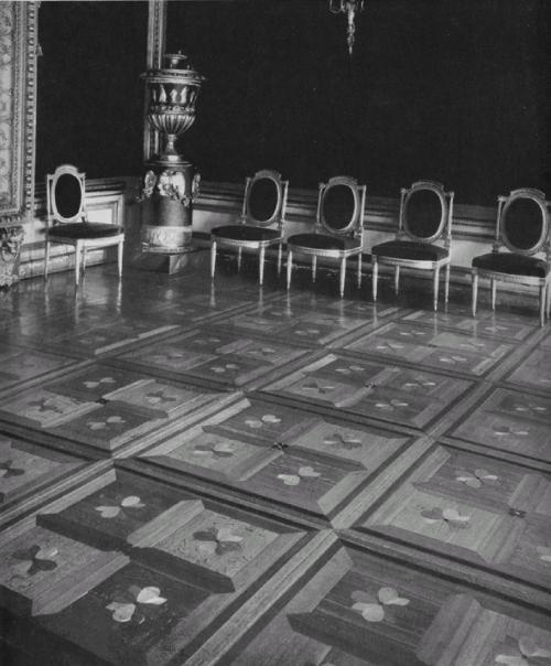 Иллюстрация к книге — Боярские дворы [i_110.jpg]