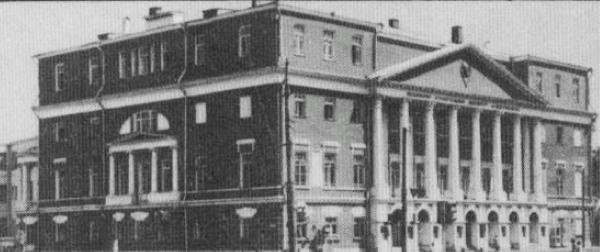 Иллюстрация к книге — Боярские дворы [i_119.jpg]