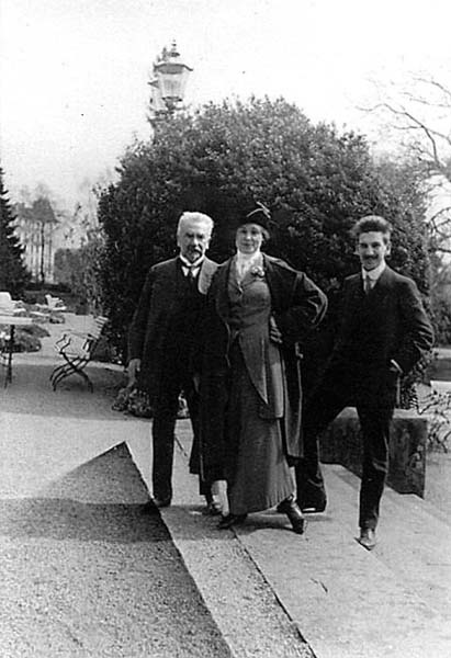 Иллюстрация к книге — Черно-белое кино [i_031.jpg]