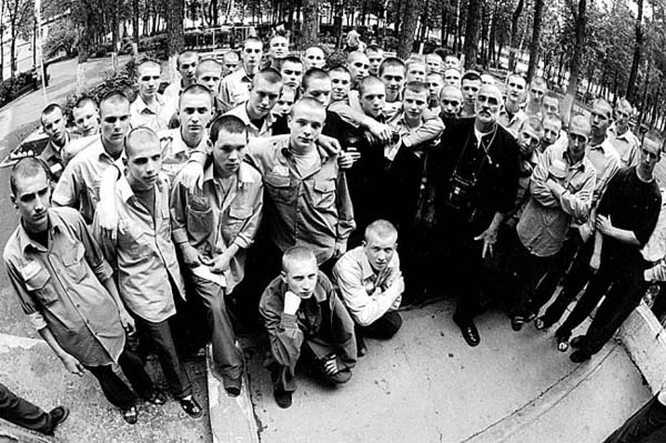 Иллюстрация к книге — Черно-белое кино [i_046.jpg]