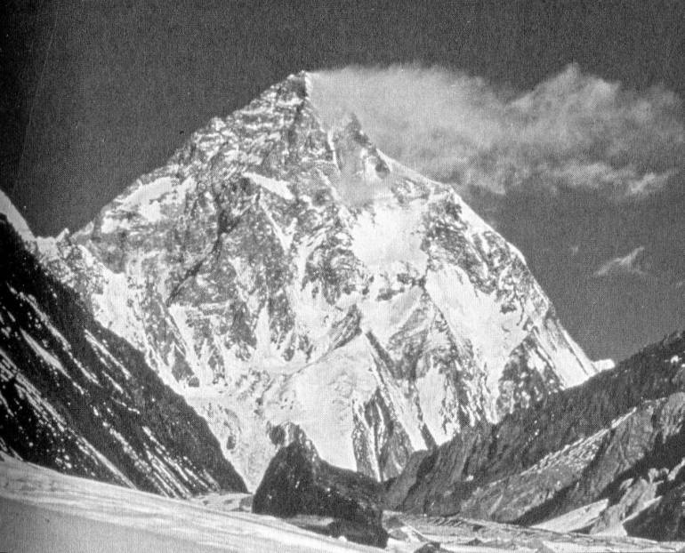 Иллюстрация к книге — Три чашки чая [i_003.jpg]