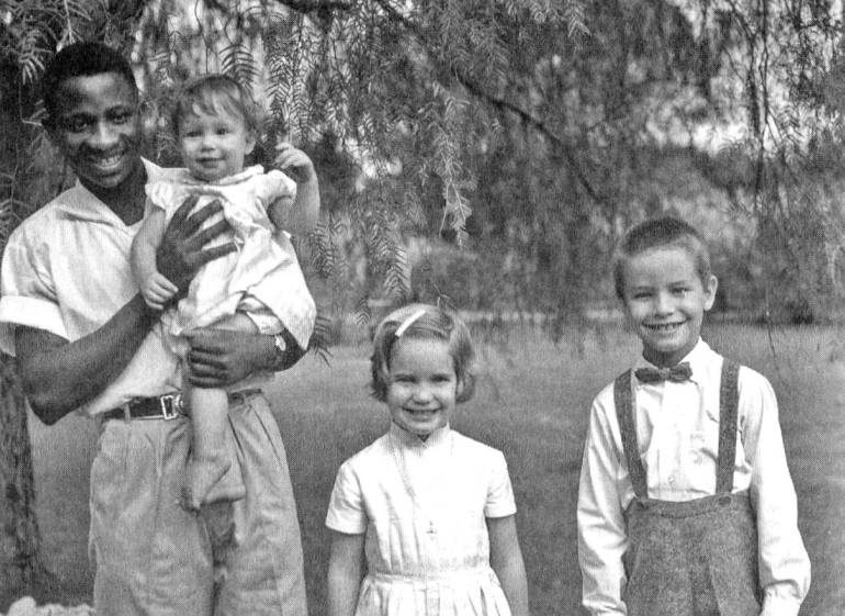 Иллюстрация к книге — Три чашки чая [i_007.jpg]