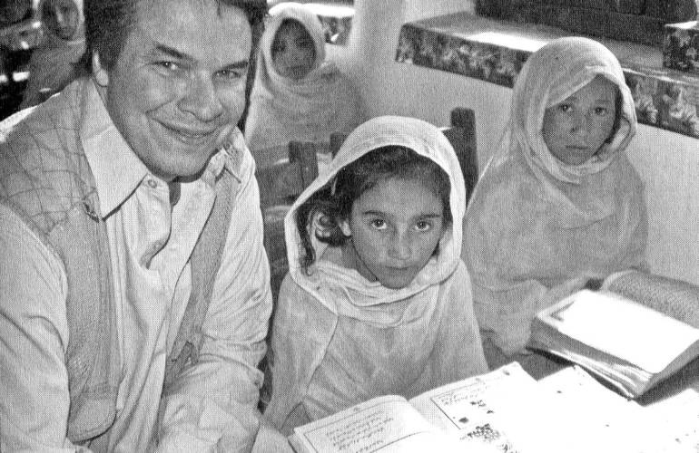 Иллюстрация к книге — Три чашки чая [i_011.jpg]