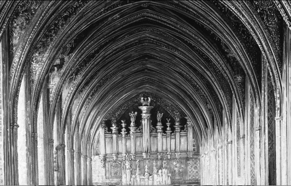 Иллюстрация к книге — Кто-то из вас должен умереть! [i_014.jpg]