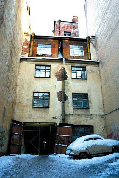 Иллюстрация к книге — Записки риелтора, или Нас всех испортил квартирный вопрос [i_002.jpg]