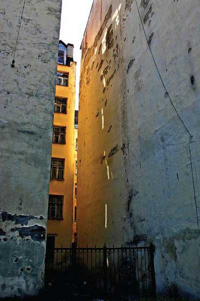 Иллюстрация к книге — Записки риелтора, или Нас всех испортил квартирный вопрос [i_005.jpg]