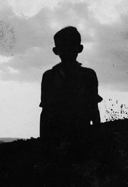 Иллюстрация к книге — Город Пустых. Побег из дома странных детей [i_001.jpg]