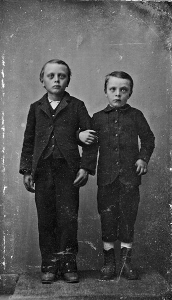 Иллюстрация к книге — Город Пустых. Побег из дома странных детей [i_043.jpg]