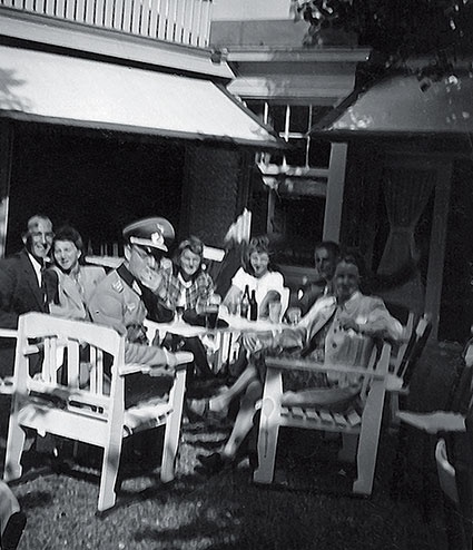 Иллюстрация к книге — Танцующая в Аушвице [i_018.jpg]