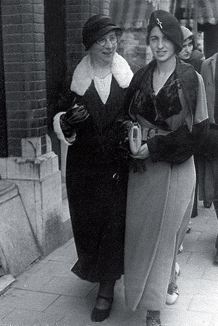 Иллюстрация к книге — Танцующая в Аушвице [i_035.jpg]