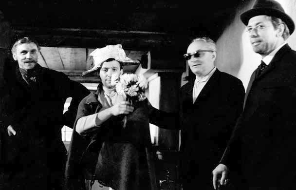 Иллюстрация к книге — Записки кинорежиссера о многих и немного о себе [i_004.jpg]