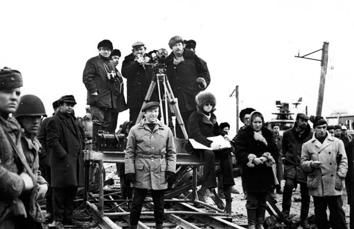 Иллюстрация к книге — Записки кинорежиссера о многих и немного о себе [i_009.jpg]