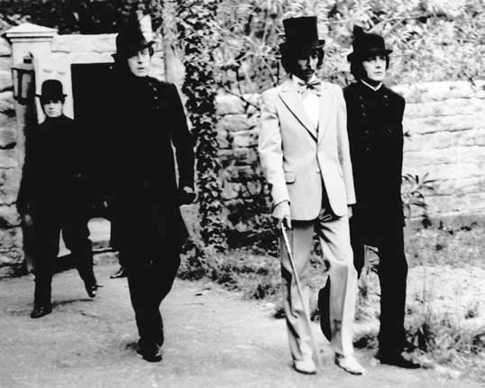 Иллюстрация к книге — Записки кинорежиссера о многих и немного о себе [i_016.jpg]