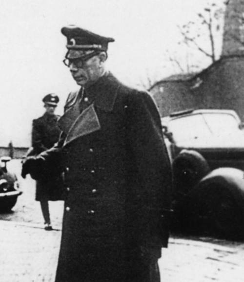 Иллюстрация к книге — Власов против Сталина. Трагедия русской освободительной армии 1944-1945 год [i_012.jpg]