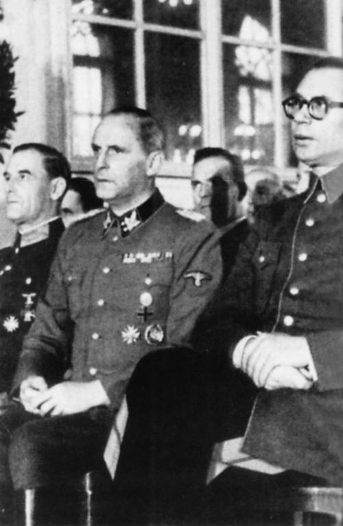 Иллюстрация к книге — Власов против Сталина. Трагедия русской освободительной армии 1944-1945 год [i_020.jpg]