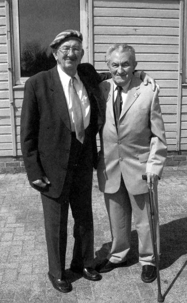 Иллюстрация к книге — Записки рядового радиста. Фронт. Плен. Возвращение. 1941-1946 [i_011.jpg]