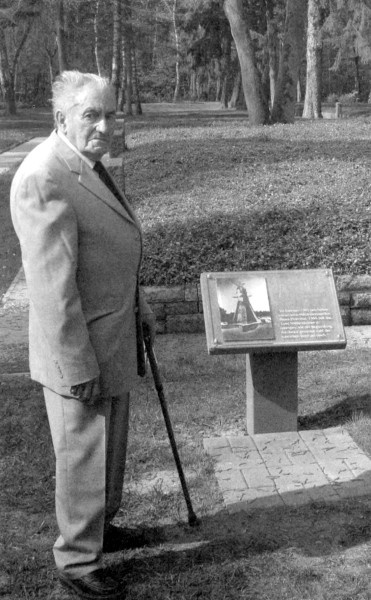 Иллюстрация к книге — Записки рядового радиста. Фронт. Плен. Возвращение. 1941-1946 [i_017.jpg]