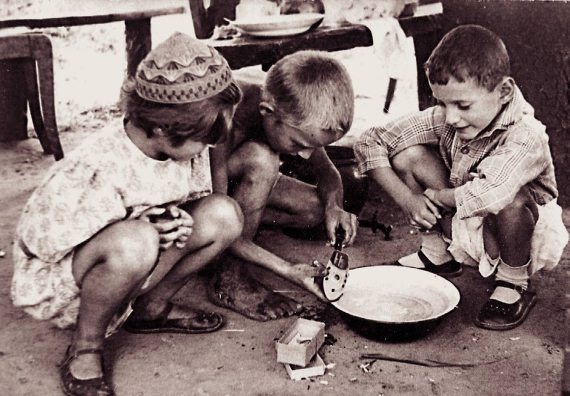 Иллюстрация к книге — Странники войны. Воспоминания детей писателей. 1941-1944 [Autogen_eBook_id204.jpg]