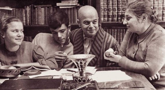 Иллюстрация к книге — Странники войны. Воспоминания детей писателей. 1941-1944 [Autogen_eBook_id45.jpg]