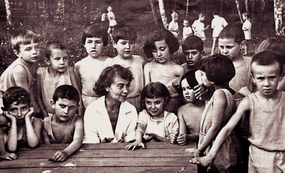 Иллюстрация к книге — Странники войны. Воспоминания детей писателей. 1941-1944 [Autogen_eBook_id70.jpg]