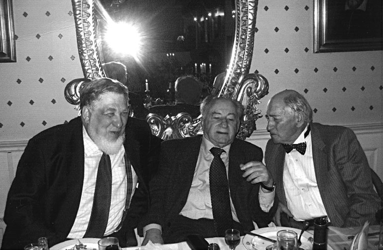 Иллюстрация к книге — За плечами ХХ век [Autogen_eBook_id64.jpg]