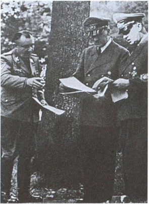 Иллюстрация к книге — Мартин Борман. Неизвестный рейхслейтер. 1936-1945 [i_009.jpg]