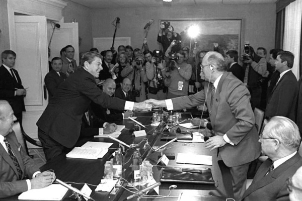 Иллюстрация к книге — Англосаксонская мировая империя [i_028.jpg]