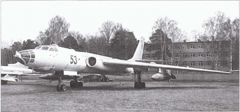 Иллюстрация к книге — "Непотопляемый авианосец" Крым. 1945-2014 [i_011.jpg]