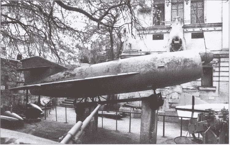 Иллюстрация к книге — "Непотопляемый авианосец" Крым. 1945-2014 [i_013.jpg]