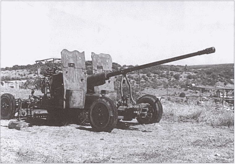 Иллюстрация к книге — "Непотопляемый авианосец" Крым. 1945-2014 [i_020.jpg]