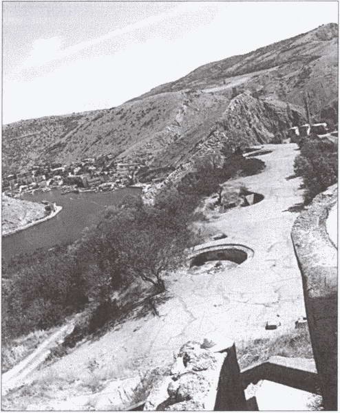 Иллюстрация к книге — "Непотопляемый авианосец" Крым. 1945-2014 [i_022.jpg]