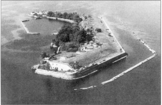 Иллюстрация к книге — Время больших пушек. Битвы за Ленинград и Севастополь [Autogen_eBook_id75.jpg]