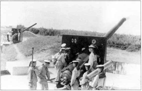 Иллюстрация к книге — Время больших пушек. Битвы за Ленинград и Севастополь [Autogen_eBook_id90.jpg]