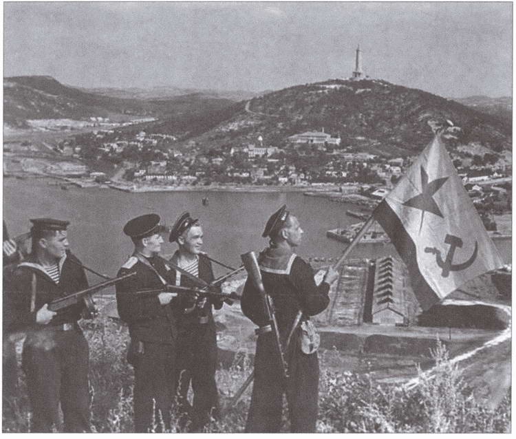 Иллюстрация к книге — Российские военные базы за рубежом. XVIII-XXI вв. [i_066.jpg]