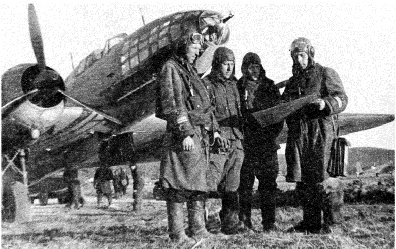 Иллюстрация к книге — Торпедоносцы в бою. Их звали "смертниками" [i_076.jpg]