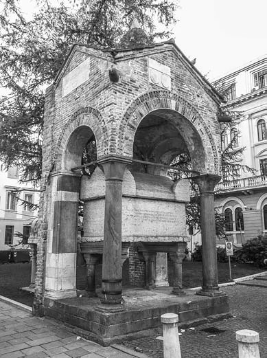 Иллюстрация к книге — Троянский конь западной истории [i_034.jpg]