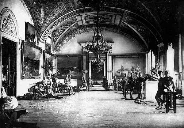 Иллюстрация к книге — Большевики. 1917 [i_046.jpg]