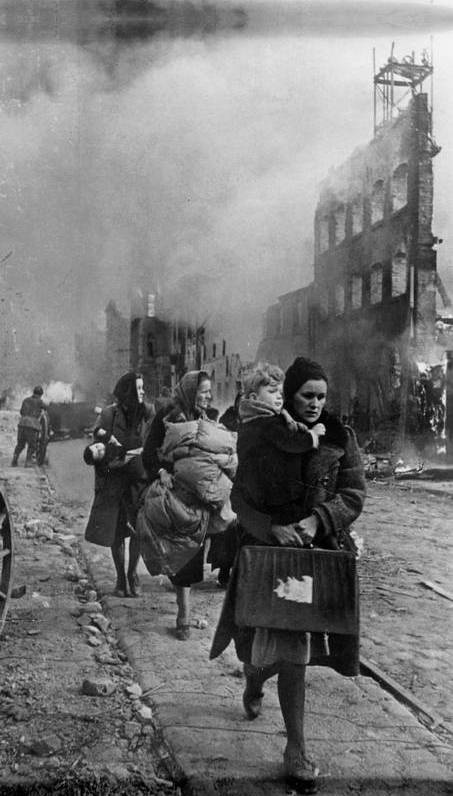 Иллюстрация к книге — Нацисты. Предостережение истории [i_009.jpg]