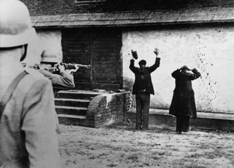 Иллюстрация к книге — Освенцим. Нацисты и &quot;окончательное решение еврейского вопроса&quot; [i_004.jpg]