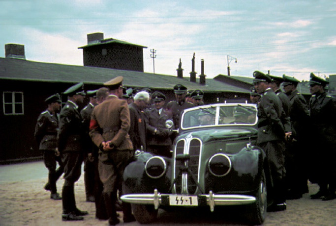 Иллюстрация к книге — Освенцим. Нацисты и &quot;окончательное решение еврейского вопроса&quot; [i_009.jpg]