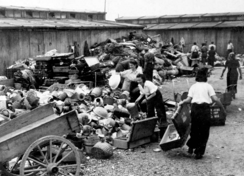 Иллюстрация к книге — Освенцим. Нацисты и &quot;окончательное решение еврейского вопроса&quot; [i_016.jpg]